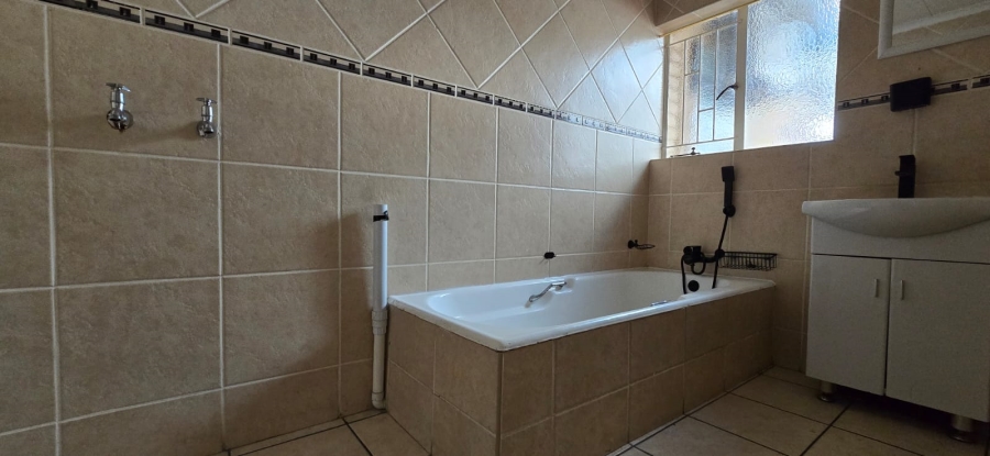 3 Bedroom Property for Sale in Flamwood North West